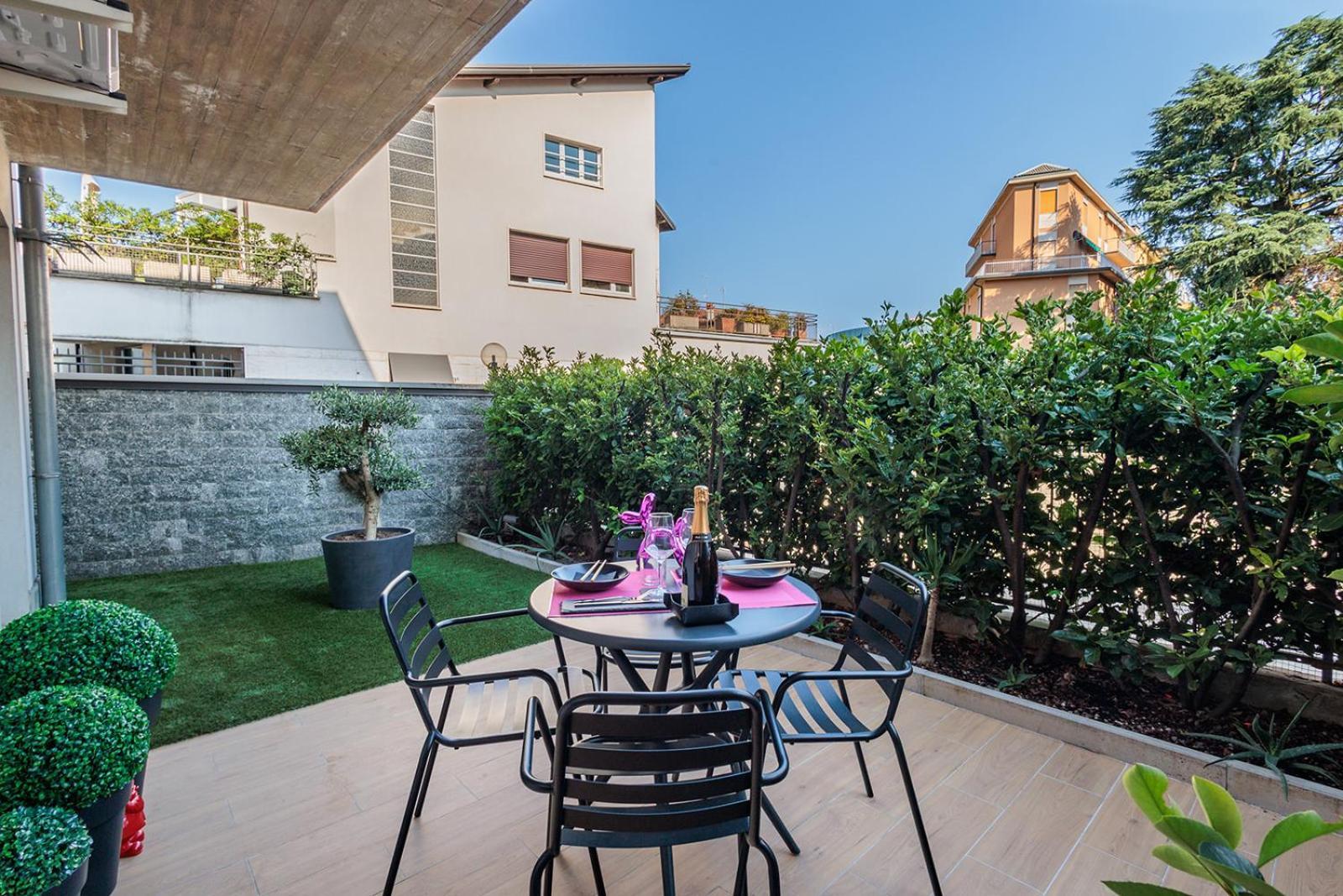 Garden Apartment *