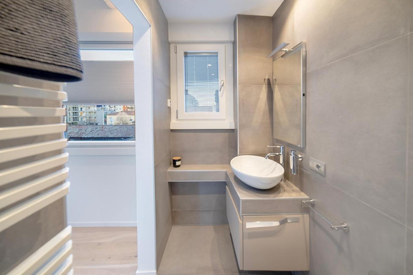 Modern Center 5 Minutes From Citta' Alta And Train Station Apartment
