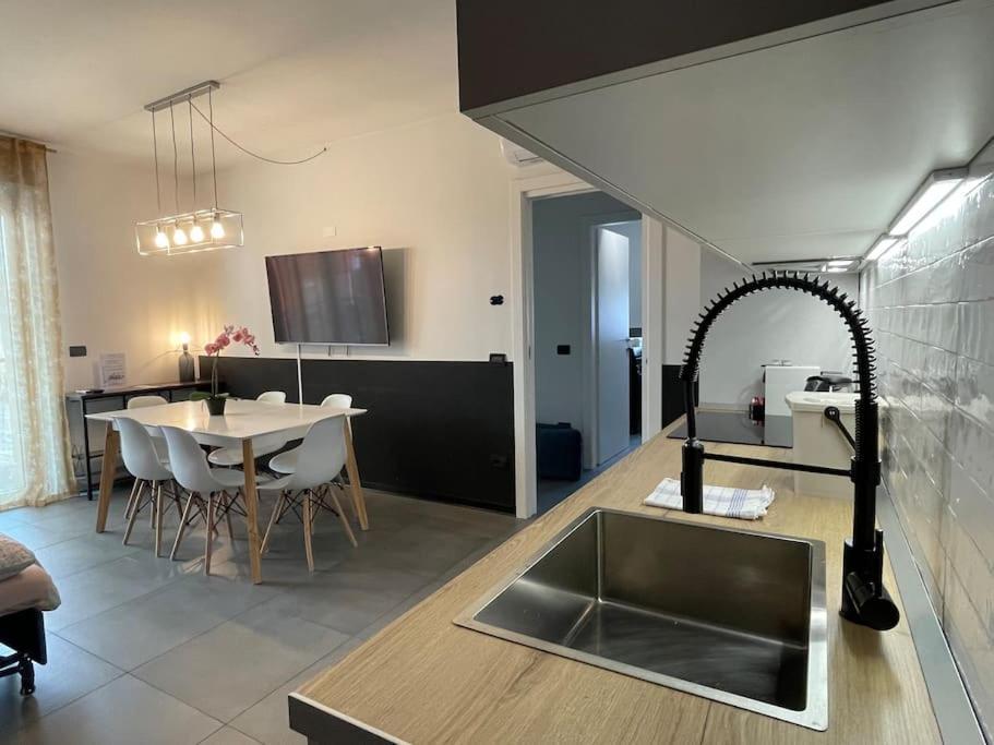 Center - Modern Flat With Free Parking And Wifi - B *