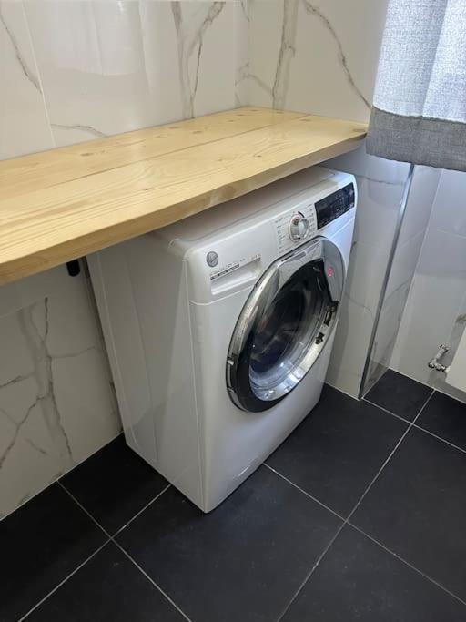 2 Bedrooms City Centre *