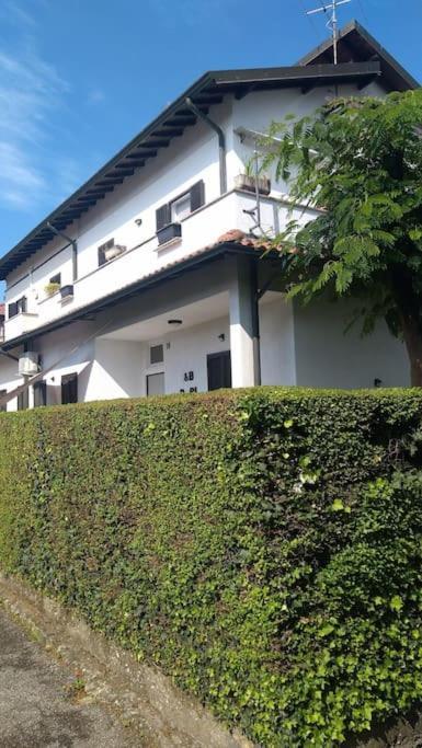 With Garden For 4 5 People Huoneisto Bergamo