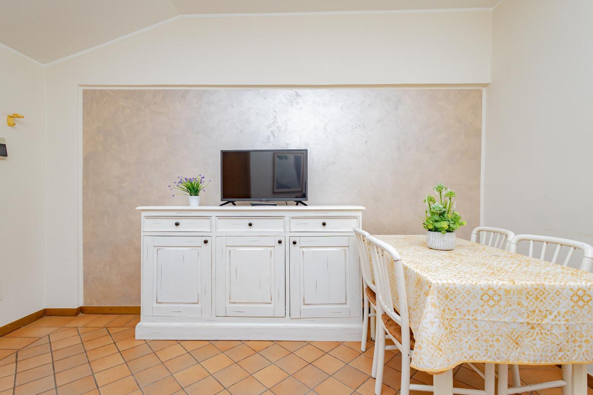 Apartment 23