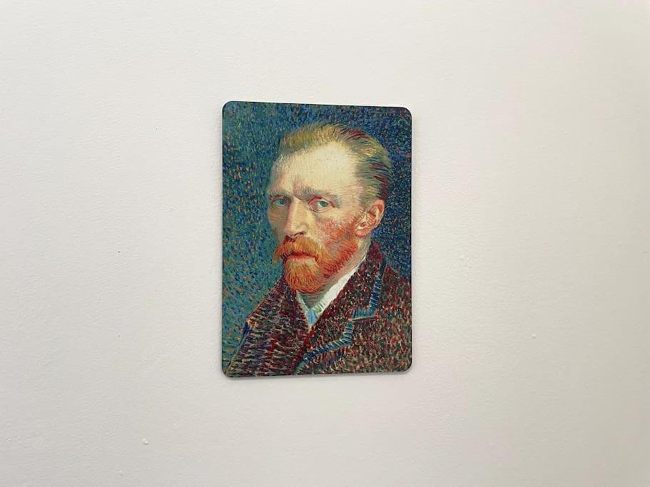 Gogh House In Apartment