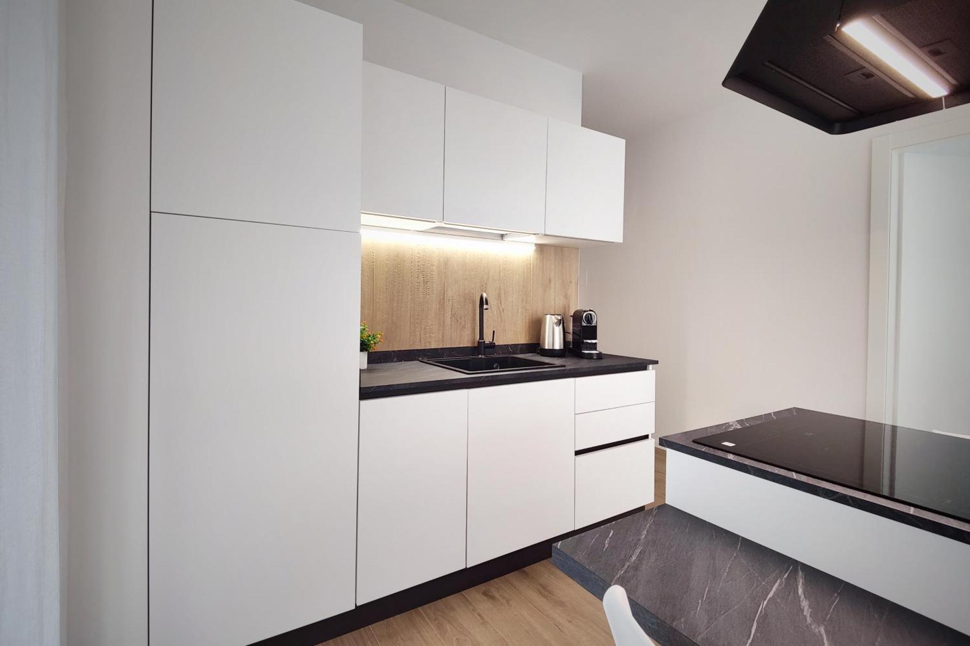 Longuelo Living One - Business Elegance & Hospital Apartment *