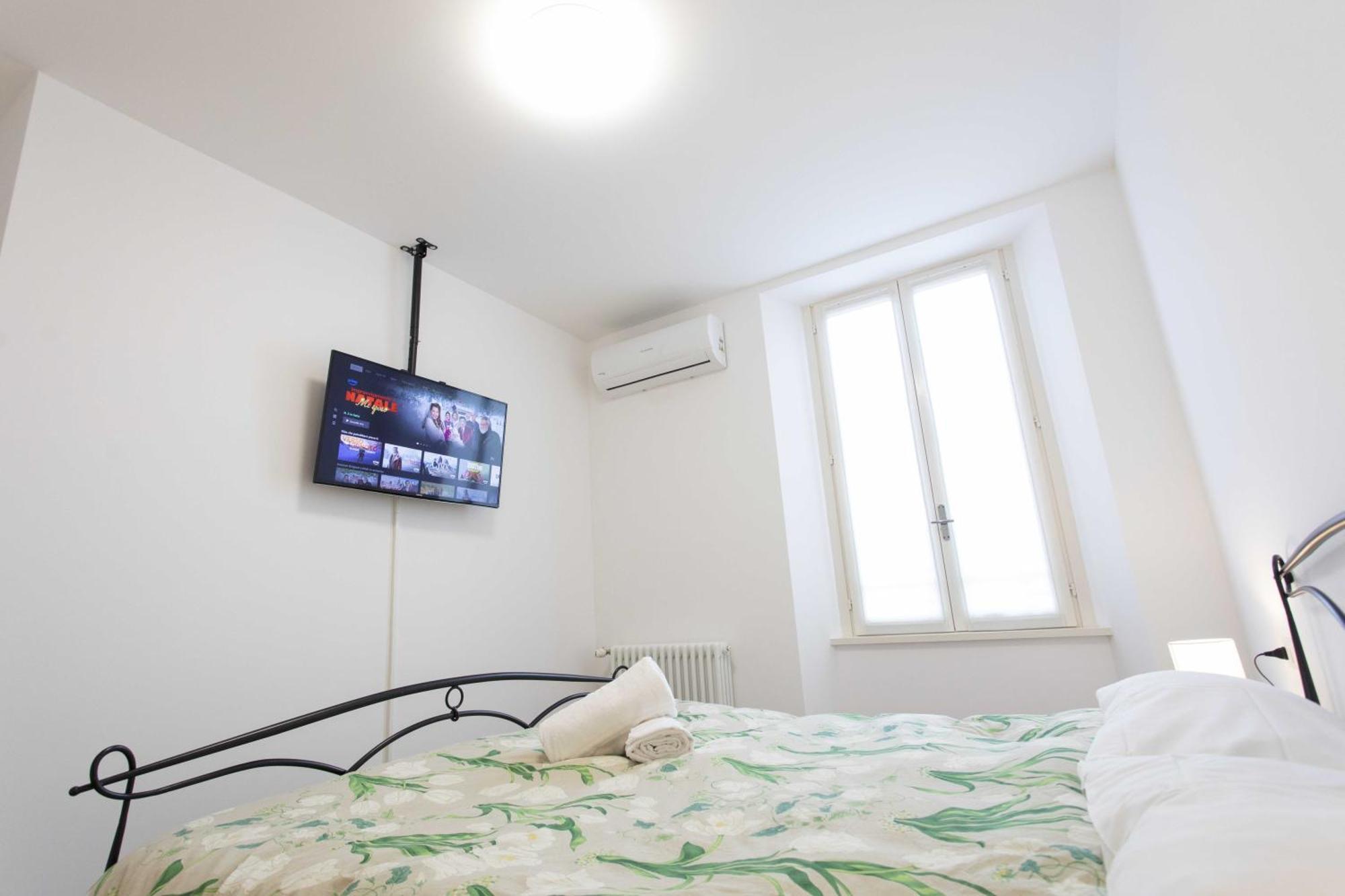 Guest house Max *