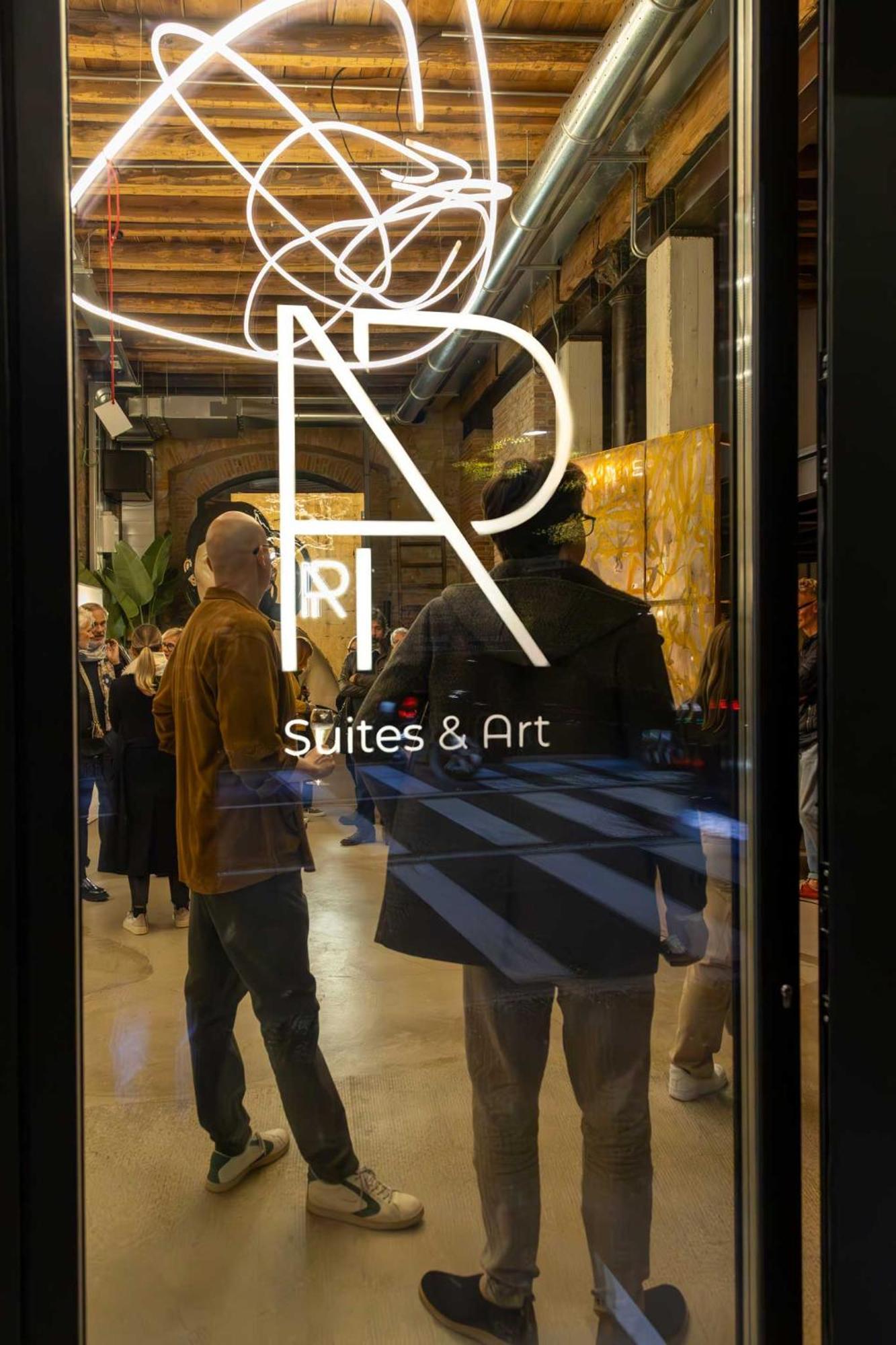 Hotel Ar Suites&art