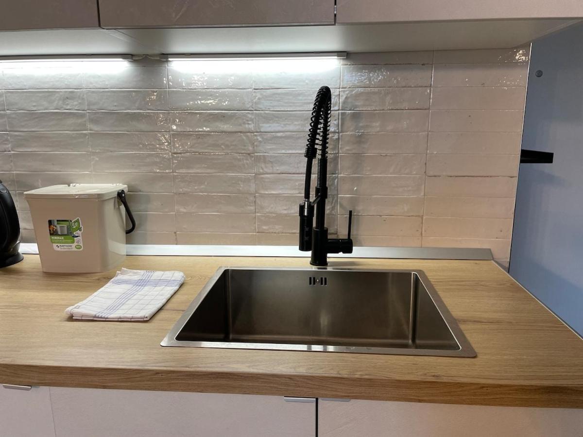 Center - Modern Flat With Free Parking And Wifi - B Apartment