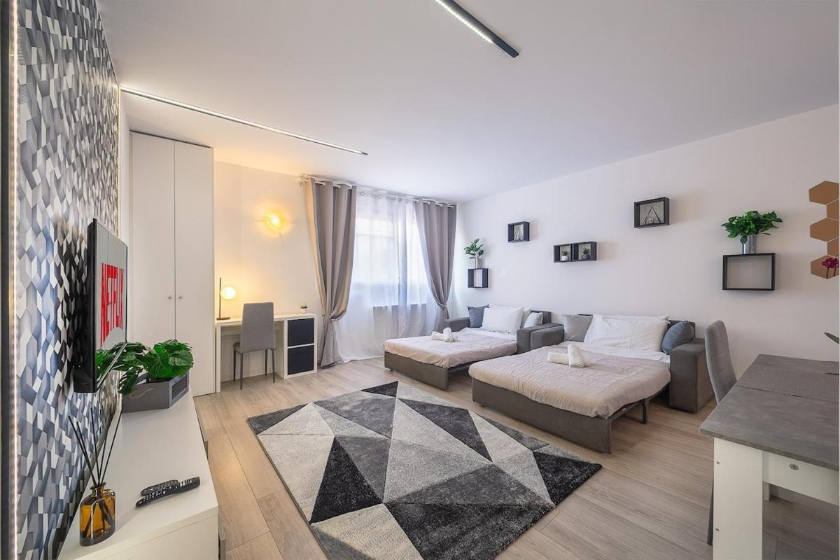 Zona Stadium - Free Parking, Wi-fi, Ac Apartment *
