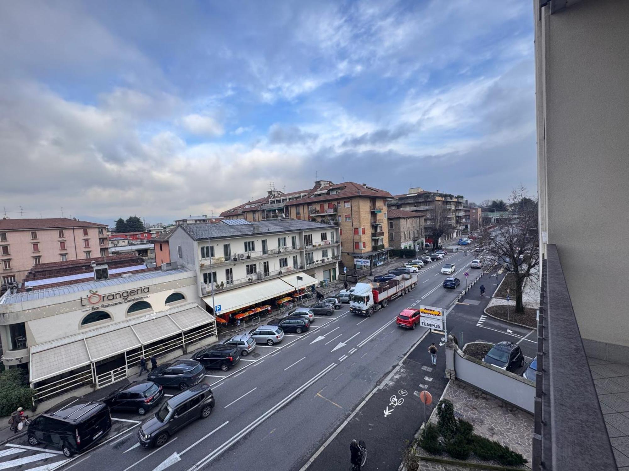 Dimora Serena -bgy 10' Apartment