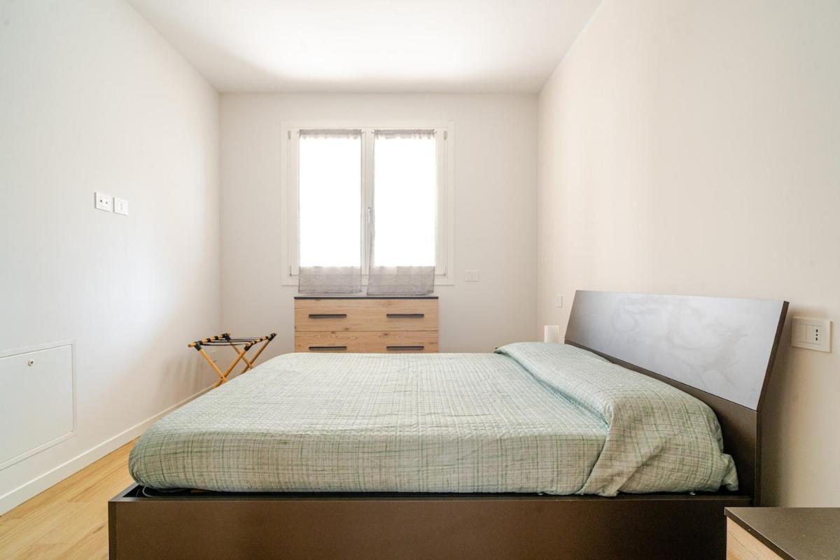 New Bamboo Airport Trade Fair Apartment *