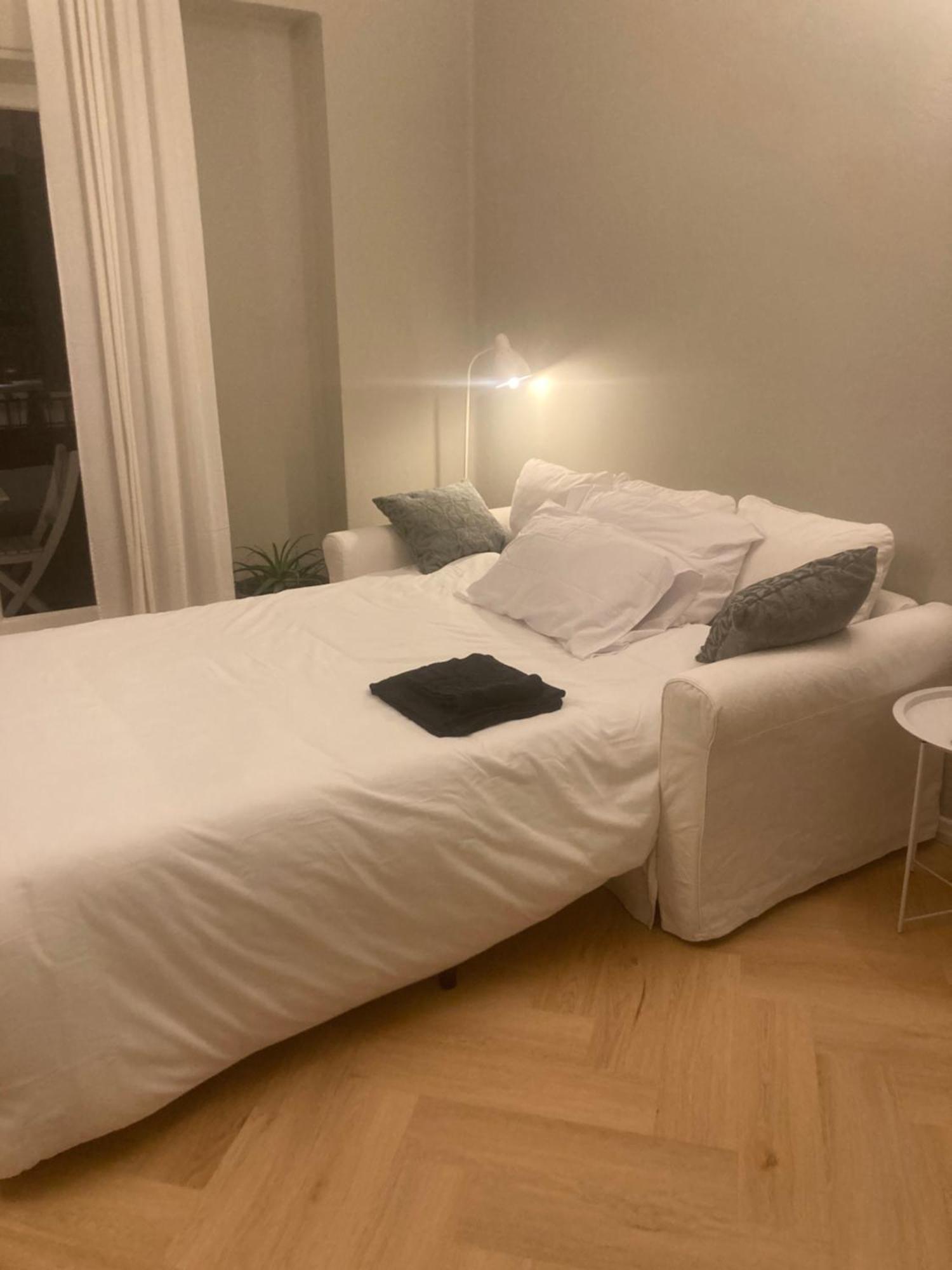 Apartment Quarenghi 32 *
