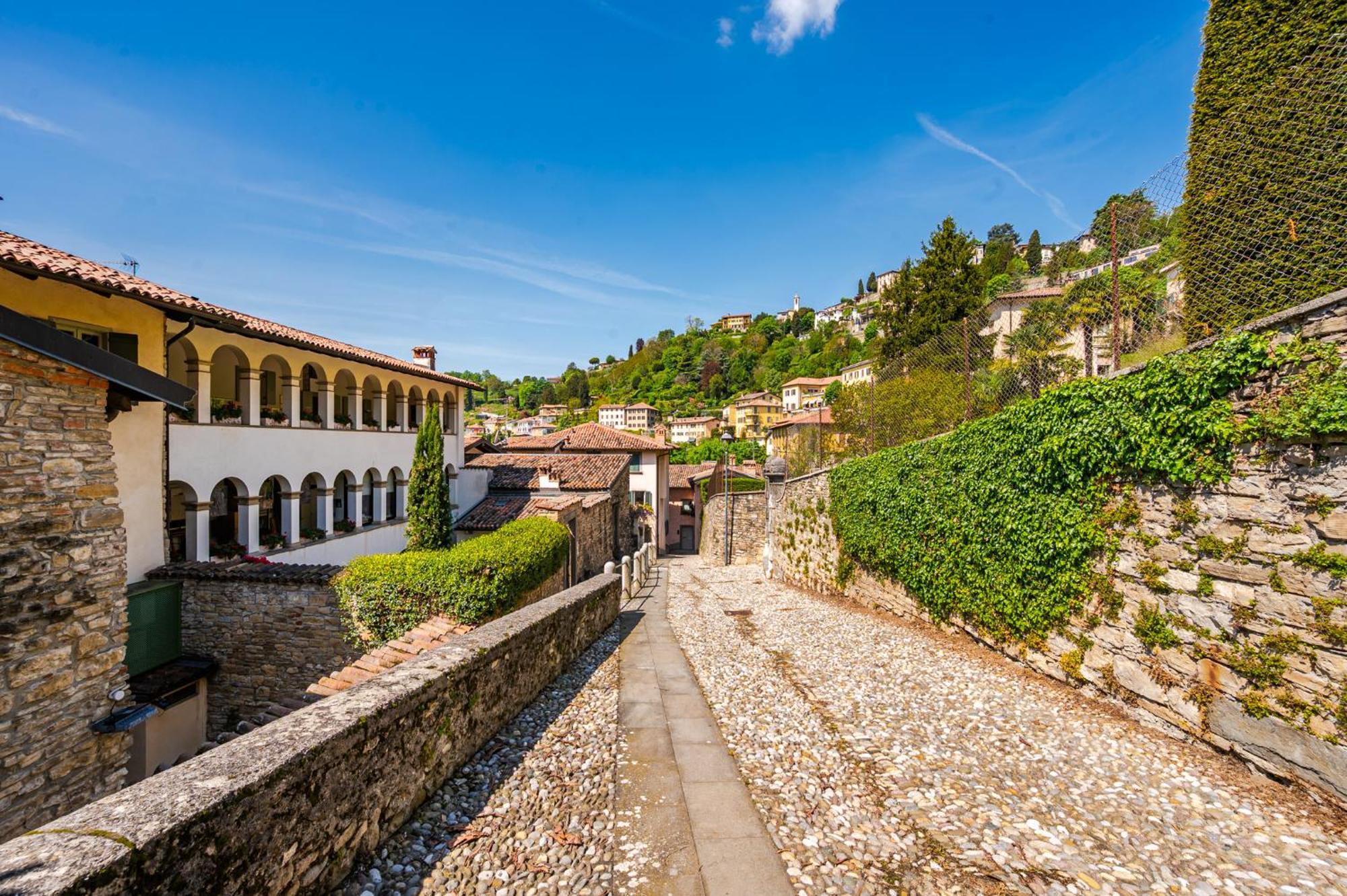 La Perla Di San Vigilio - Citta Alta Apartment *