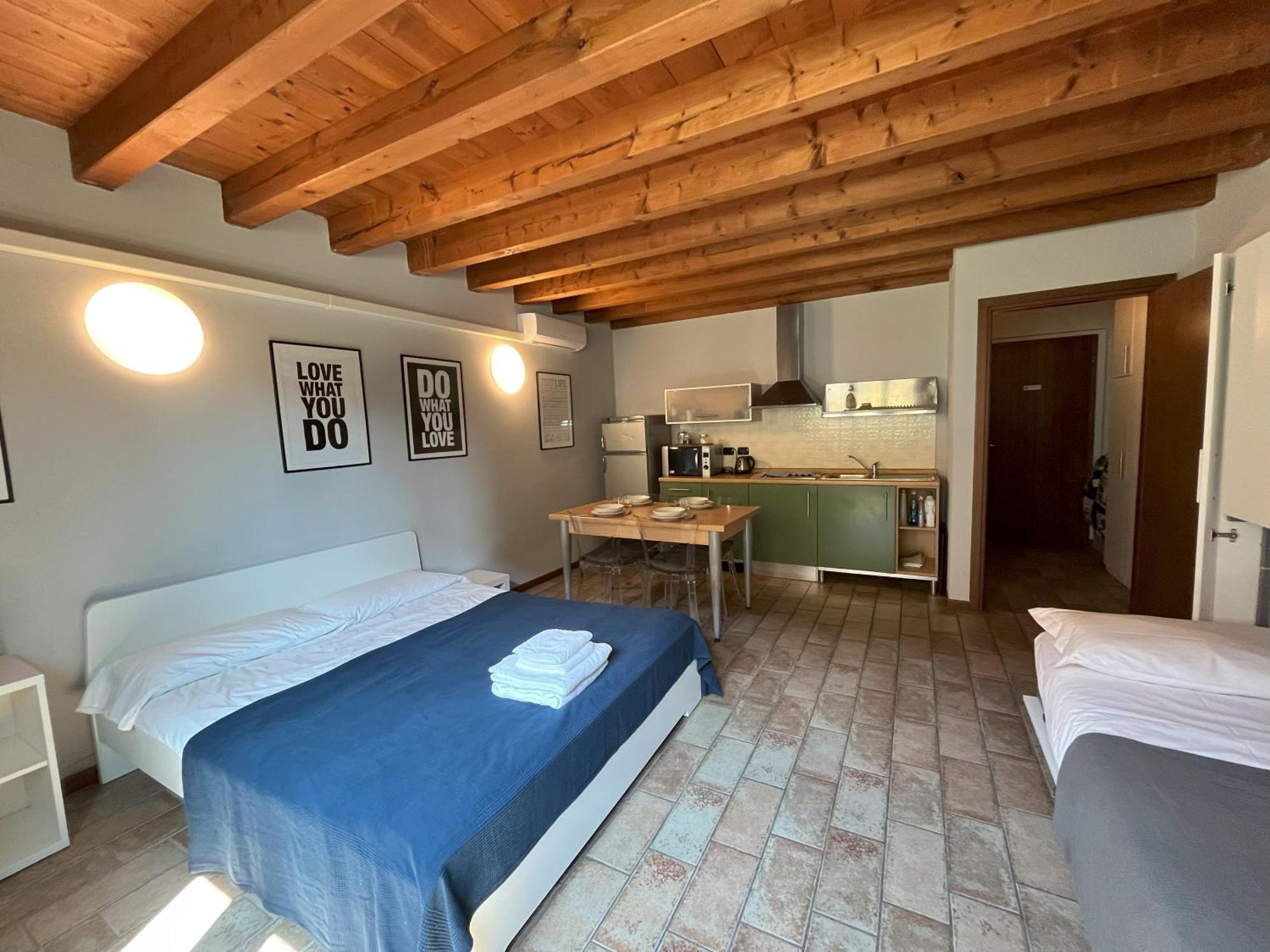 Cozy Flat + Parking Close To Center/airport Apartment *
