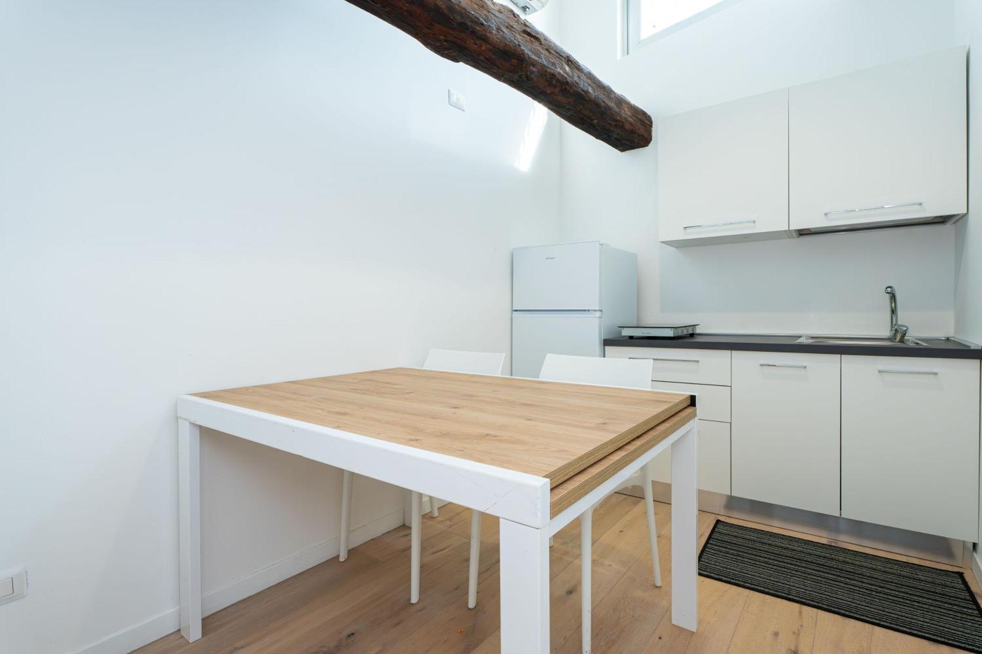 Center Apartment *