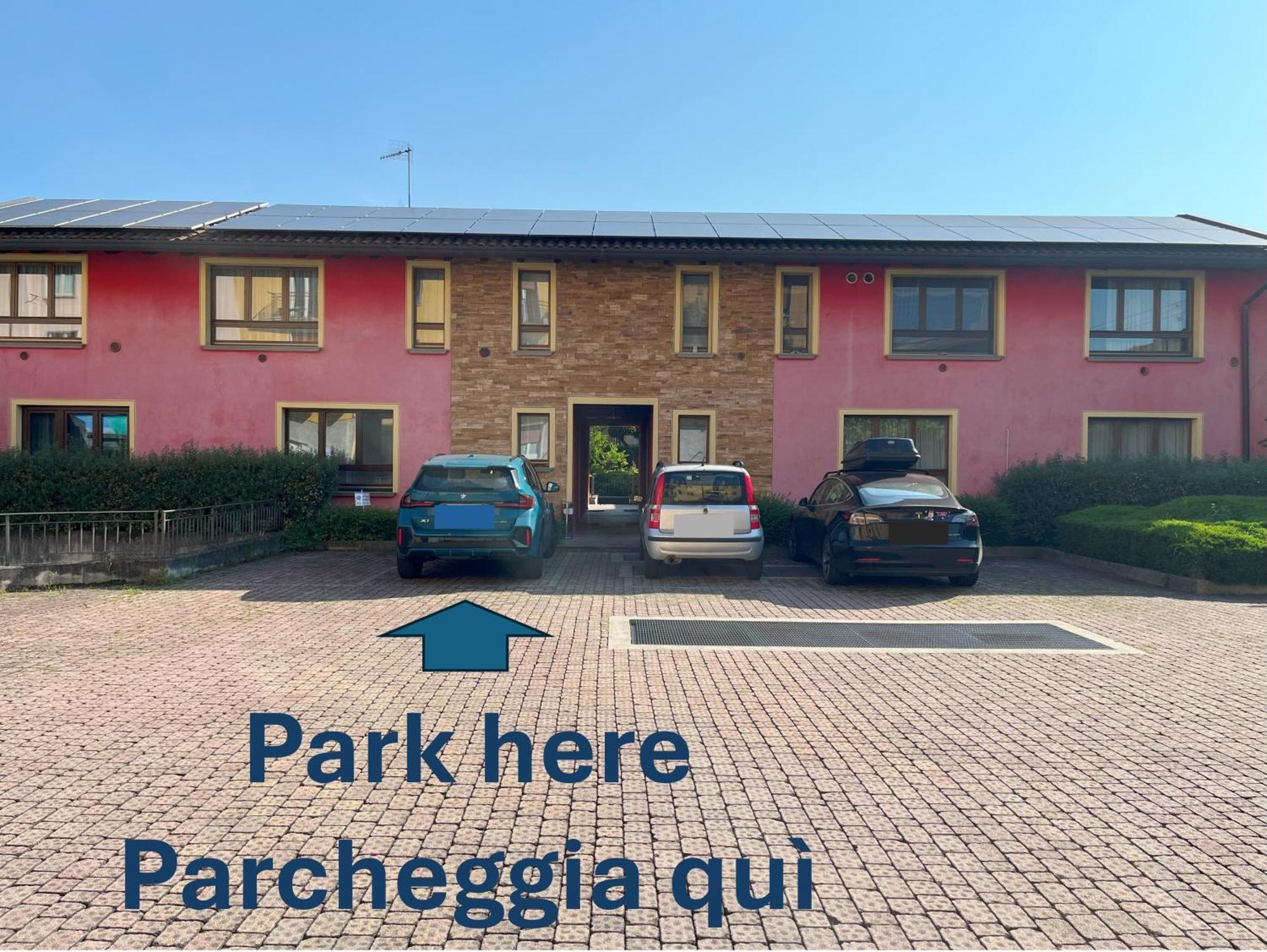 Apartment Cozy Flat + Parking Close To Center/airport