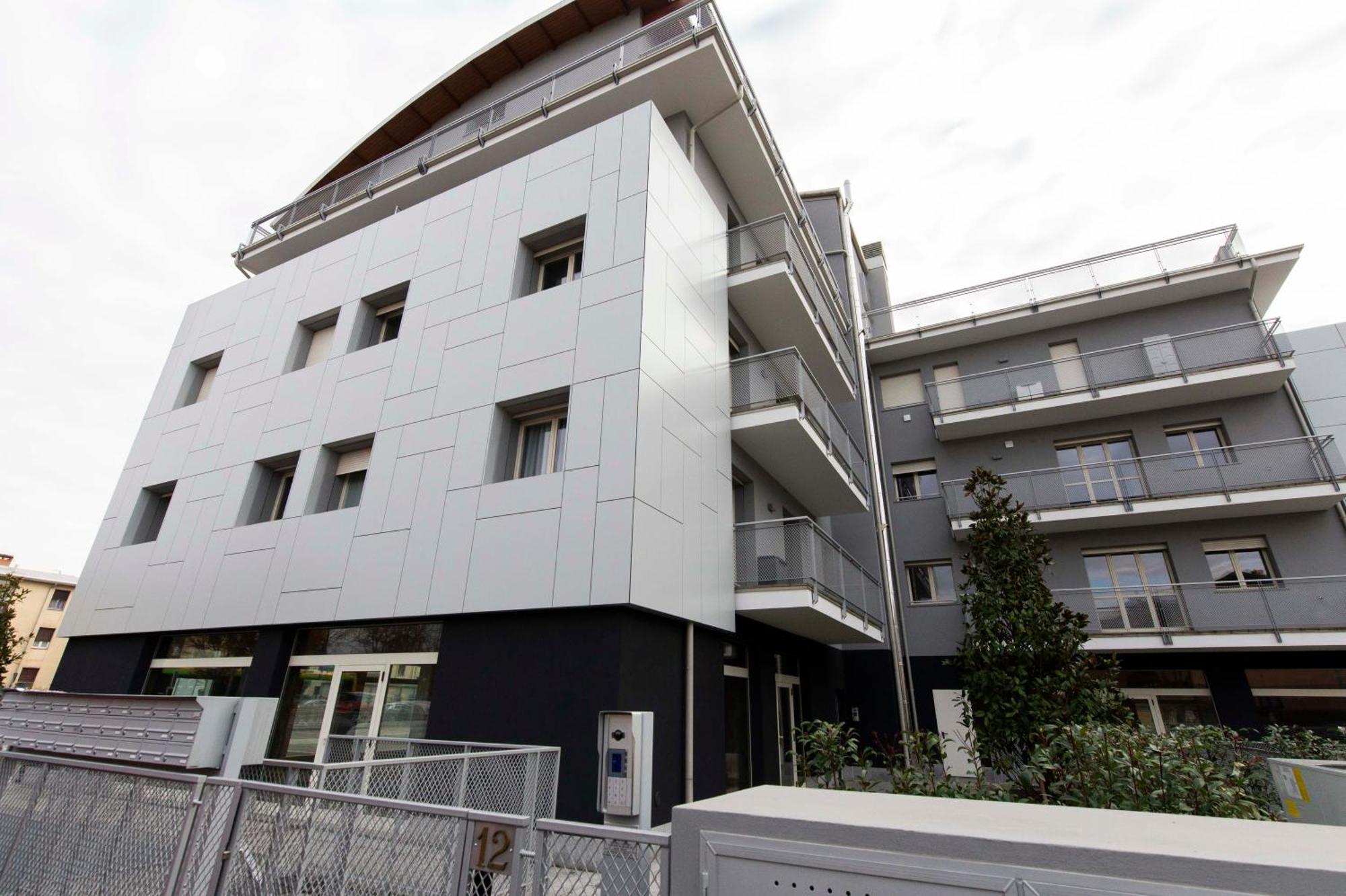 Apartment Cenisio 12 *