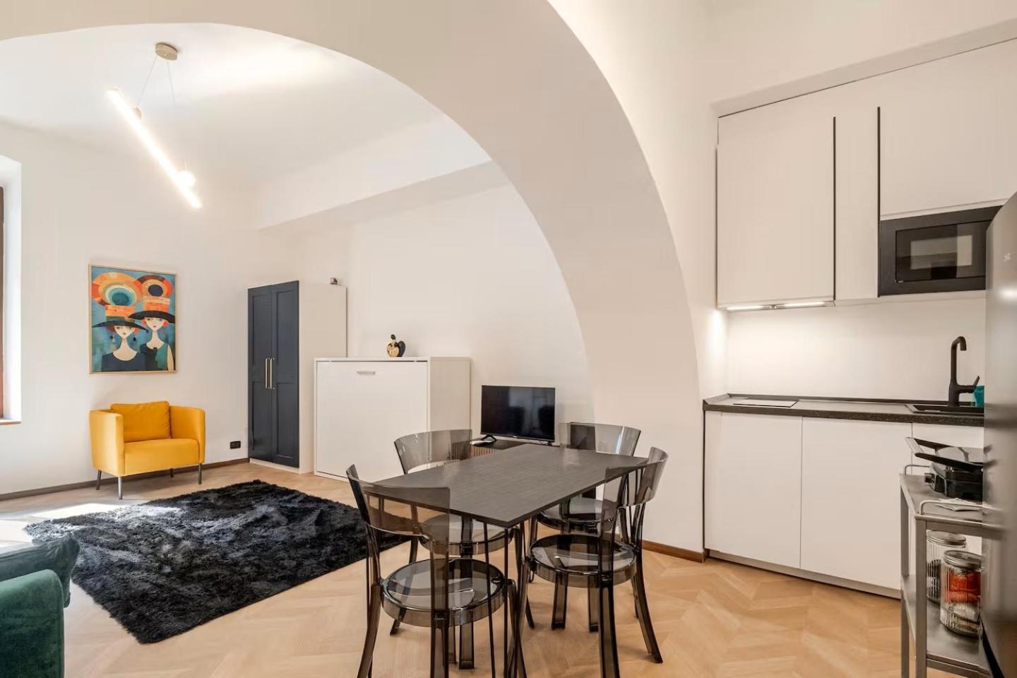 Italian Essence - Center * Bergamo