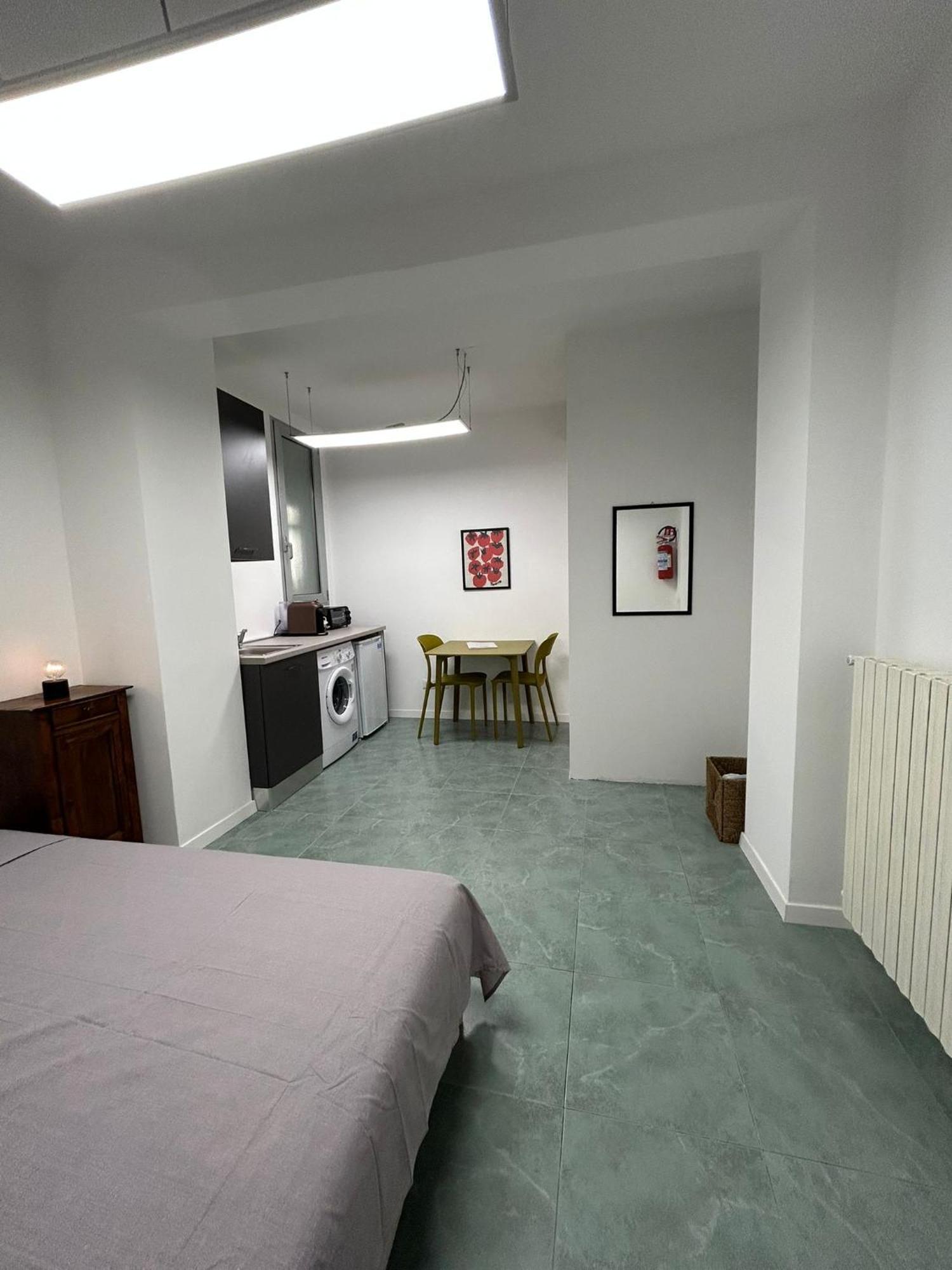 Apartment Sisters' 2 *