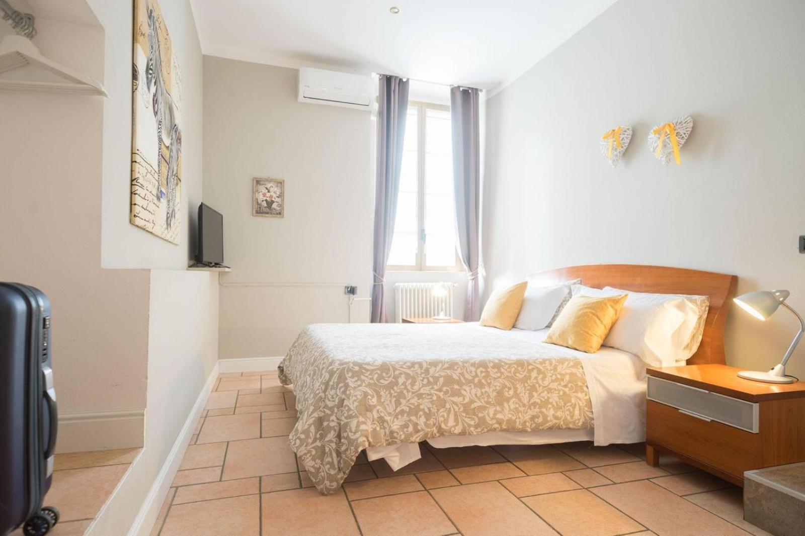 My Bed & Breakfast 2*