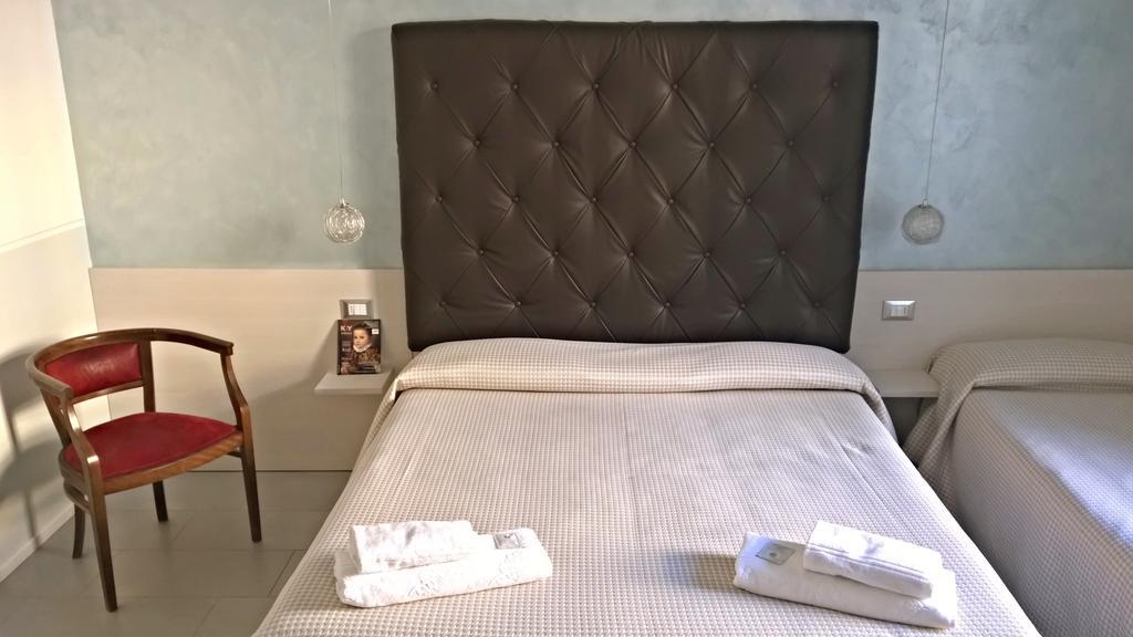 Airport Station Bergamo Guest house 2*