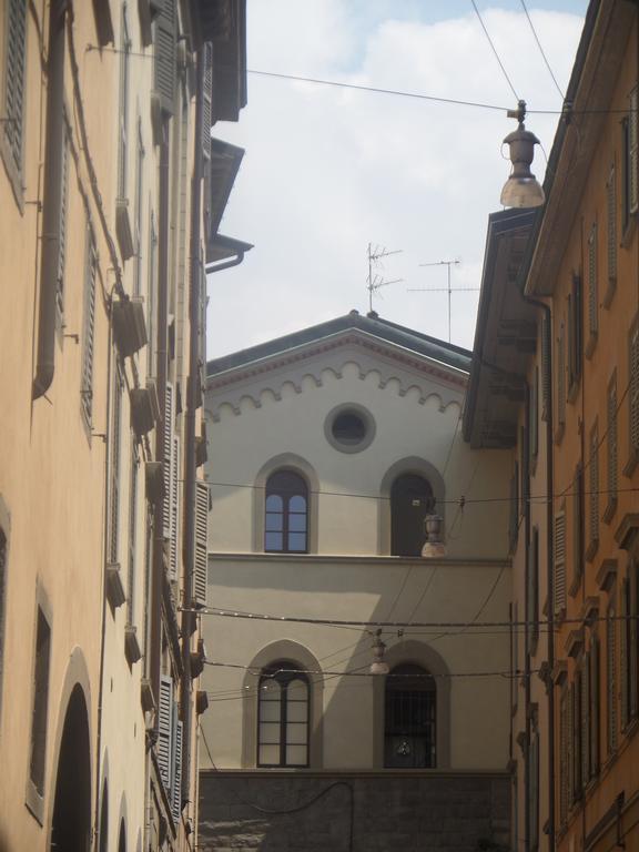 La Luna Blu In Old Town