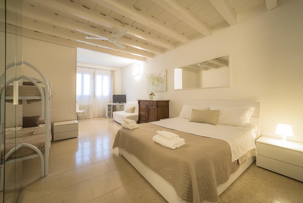 Academia Aparthotel 2*