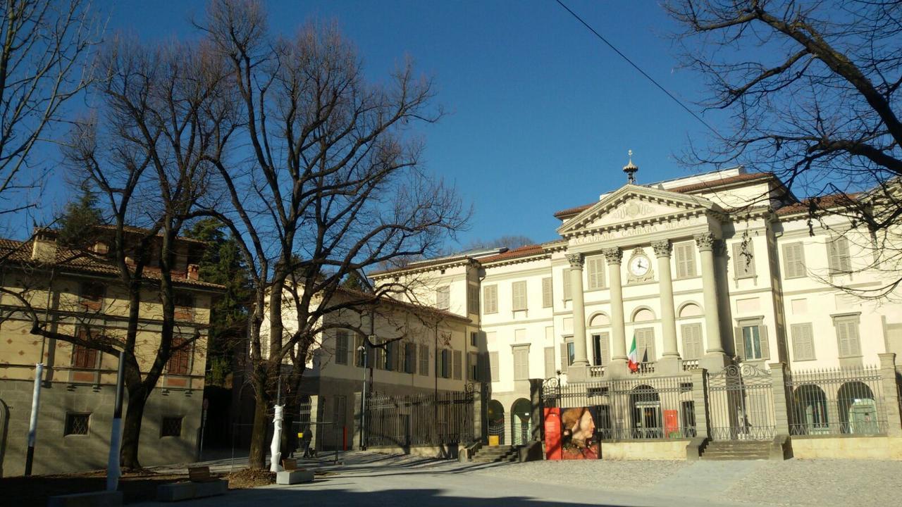 Academia Aparthotel