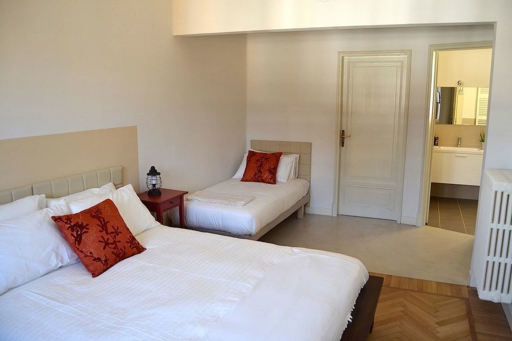 Bonjour Bed & Breakfast 2*