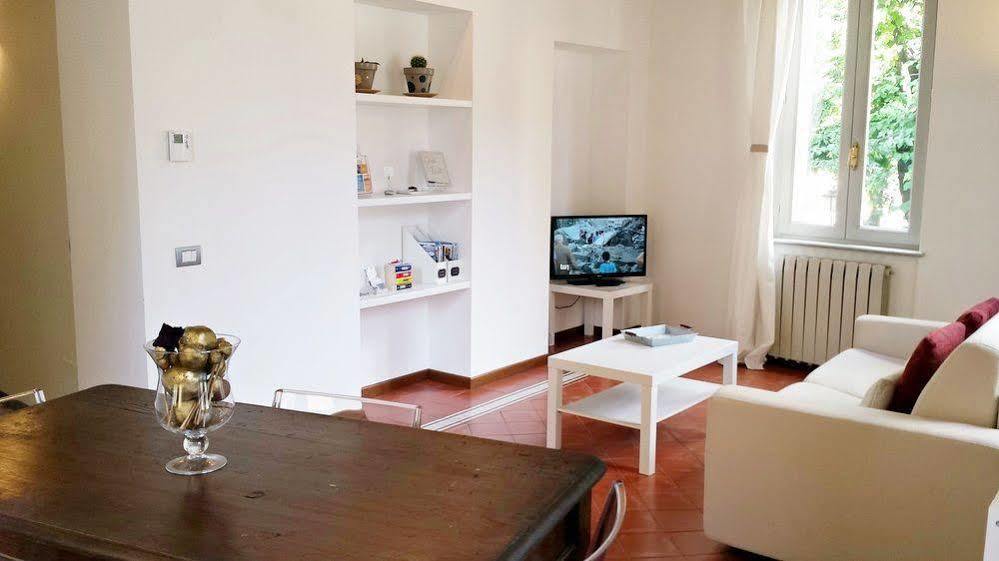 Sweet Apartment *