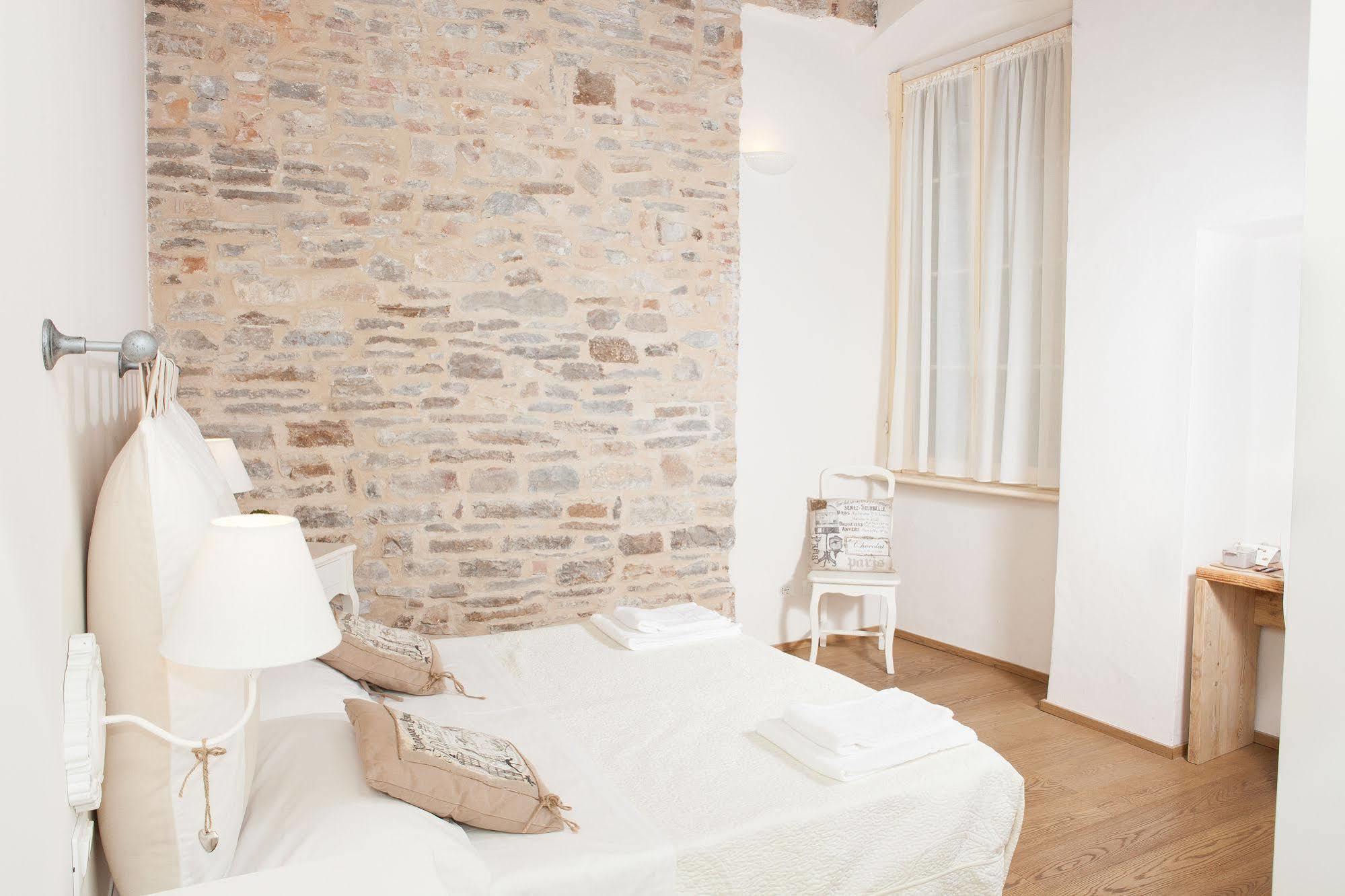 Botton D'oro Bed & Breakfast
