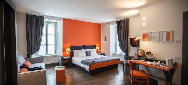 Khách sạn Gombithotel