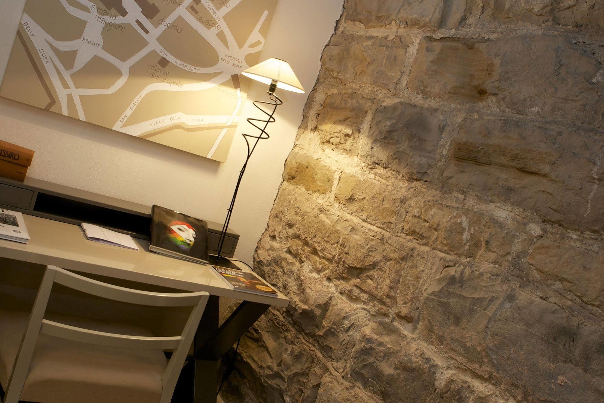 Gombithotel Khách sạn 4*