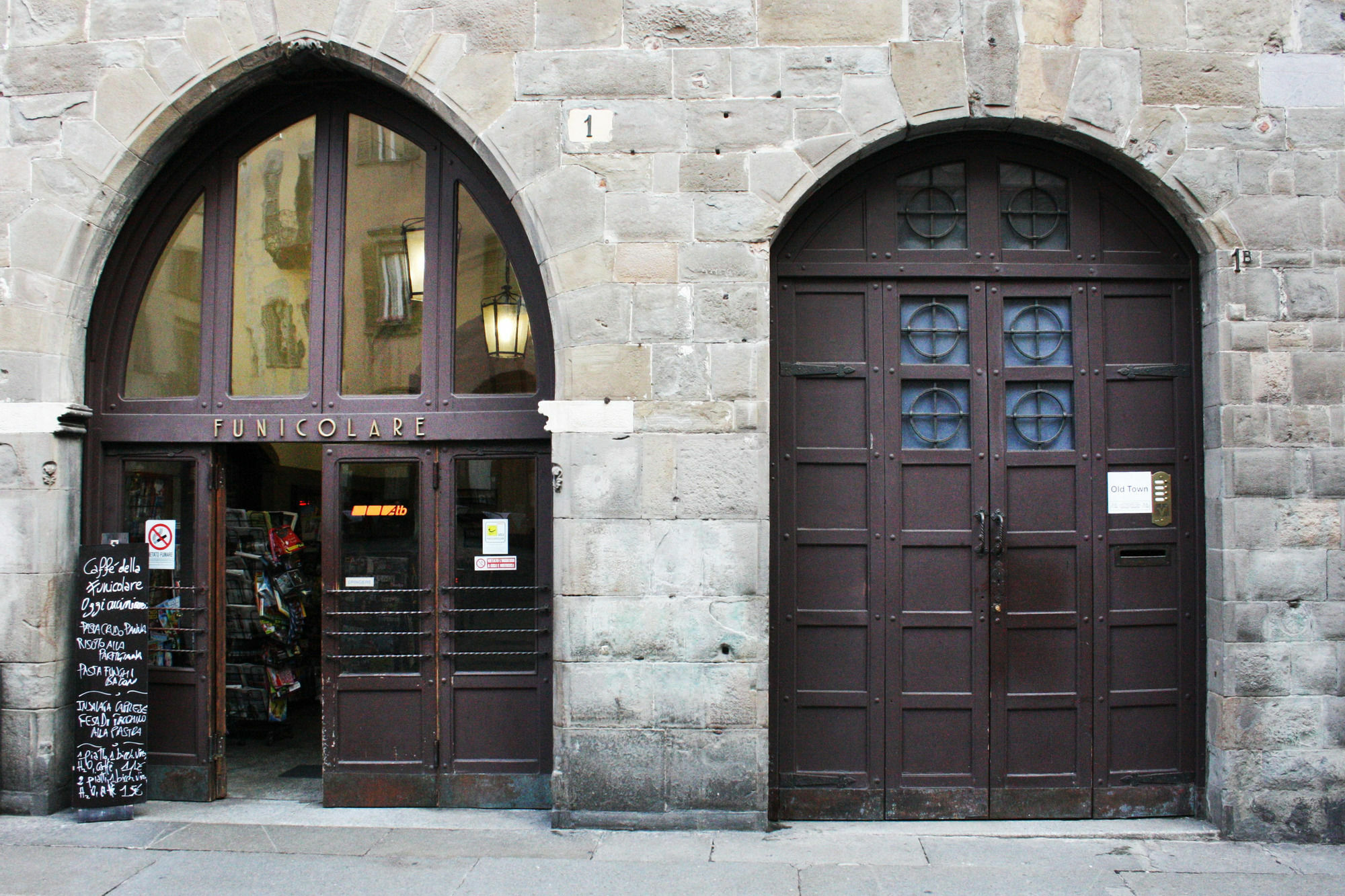 La Luna Blu In Old Town Nhà khách