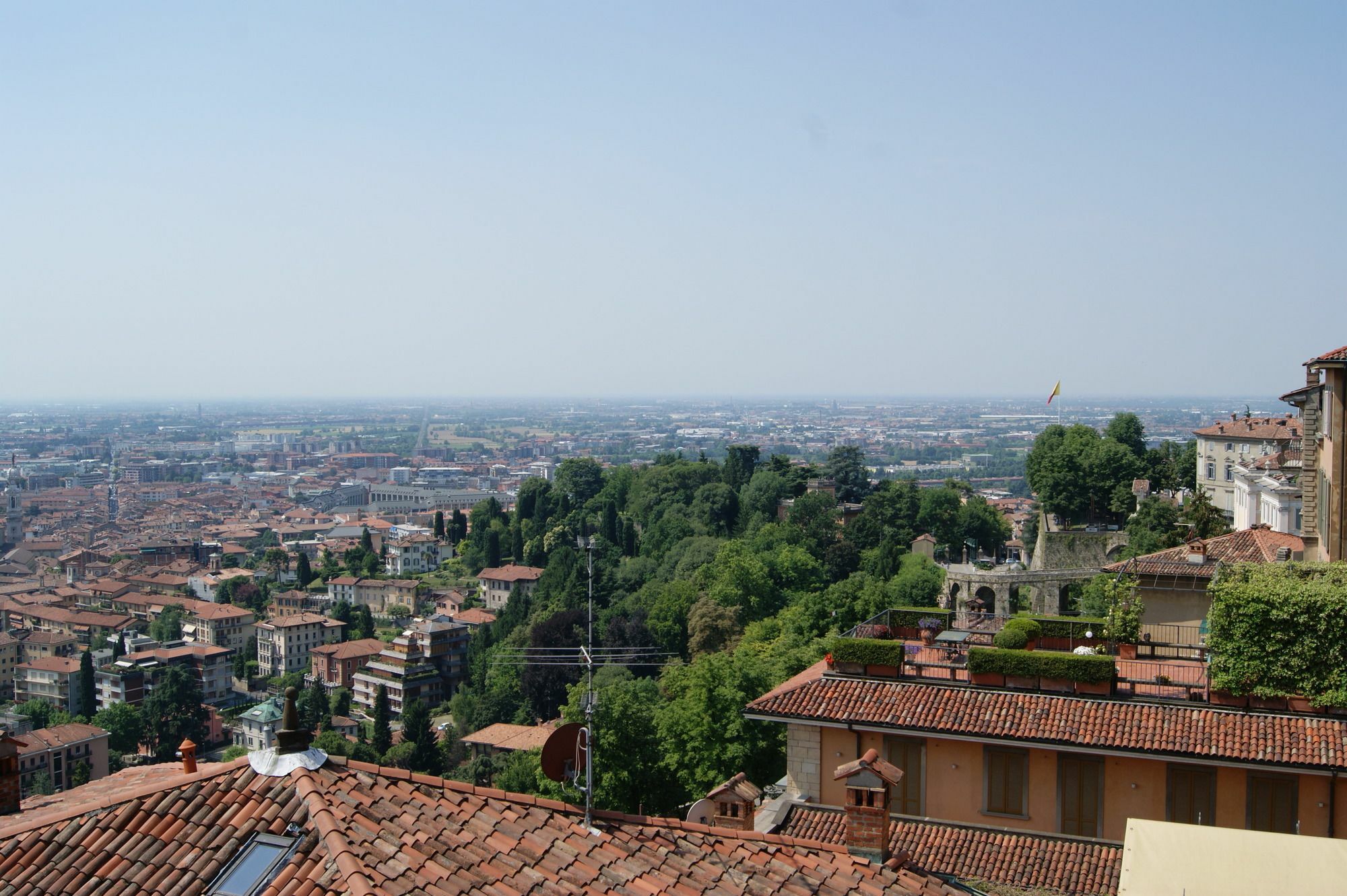 La Luna Blu In Old Town Bergamo
