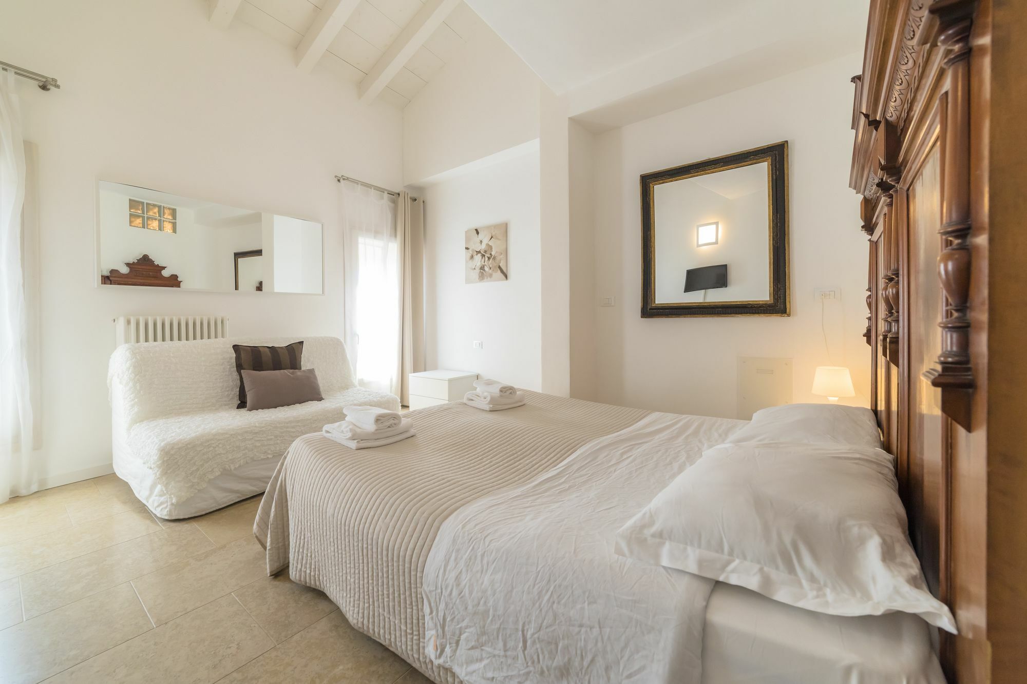 Aparthotel Academia 2*