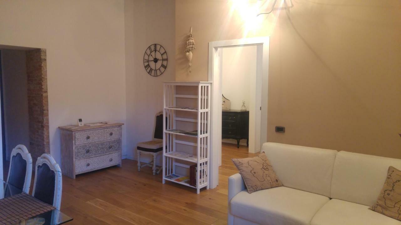 Accademia Deluxe Apartment