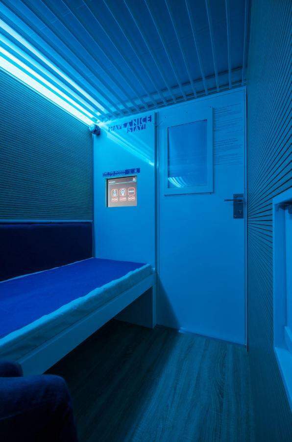 Capsule hotel Resting Pods - Zzzleepandgo Bgh Hospital