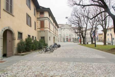 Papavero Accademia Carrara Apartment *