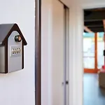Airport 8 MinLoft-Free Parking