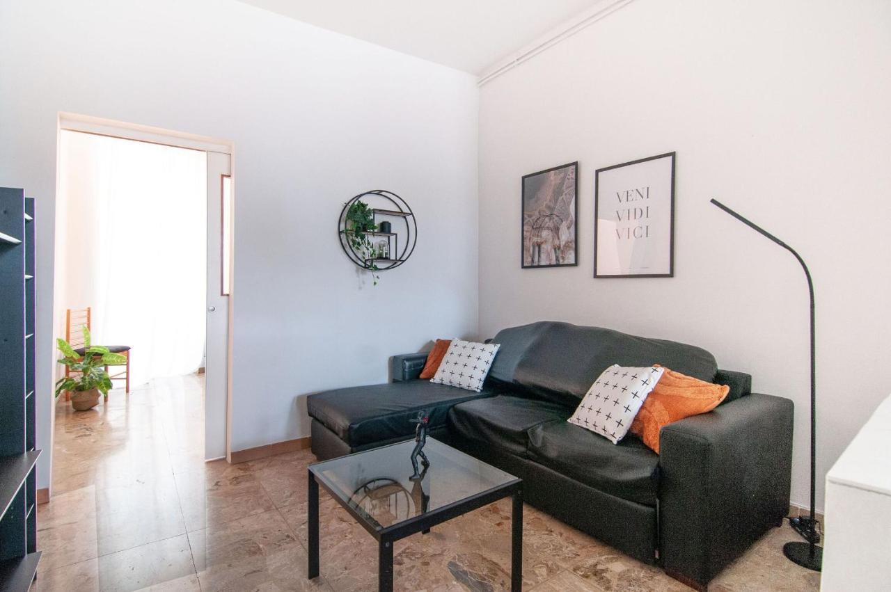Academy Industrial Chic Apartment *