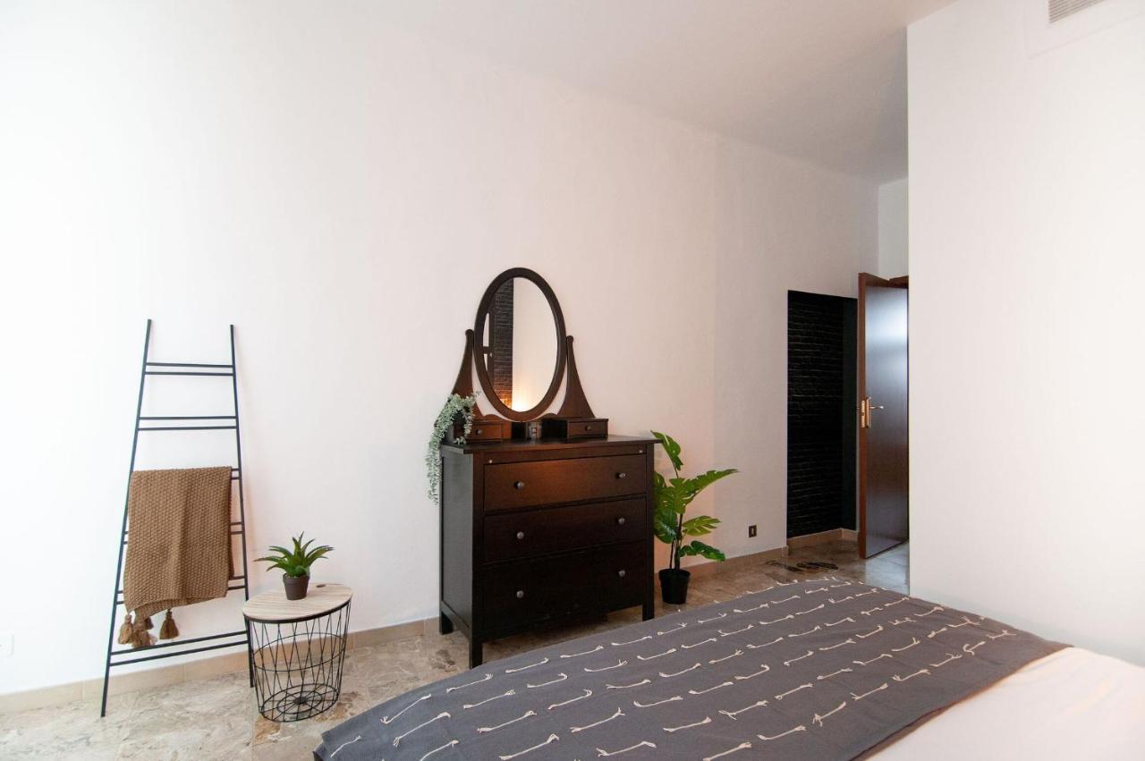 Academy Industrial Chic Apartment *