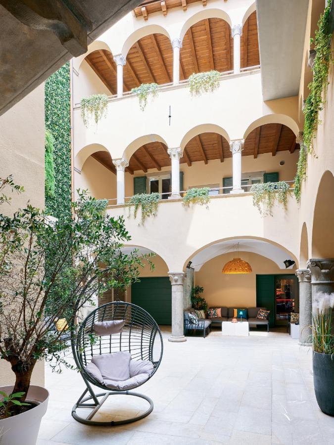 Rego - Boutique With Some Off-site In A Charming Historic District Close To Upper Town Apartment