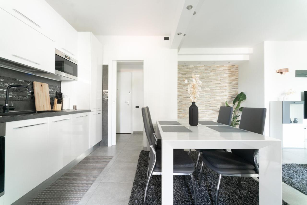 Oasis Luxury - A.c/terrace/2bedrooms