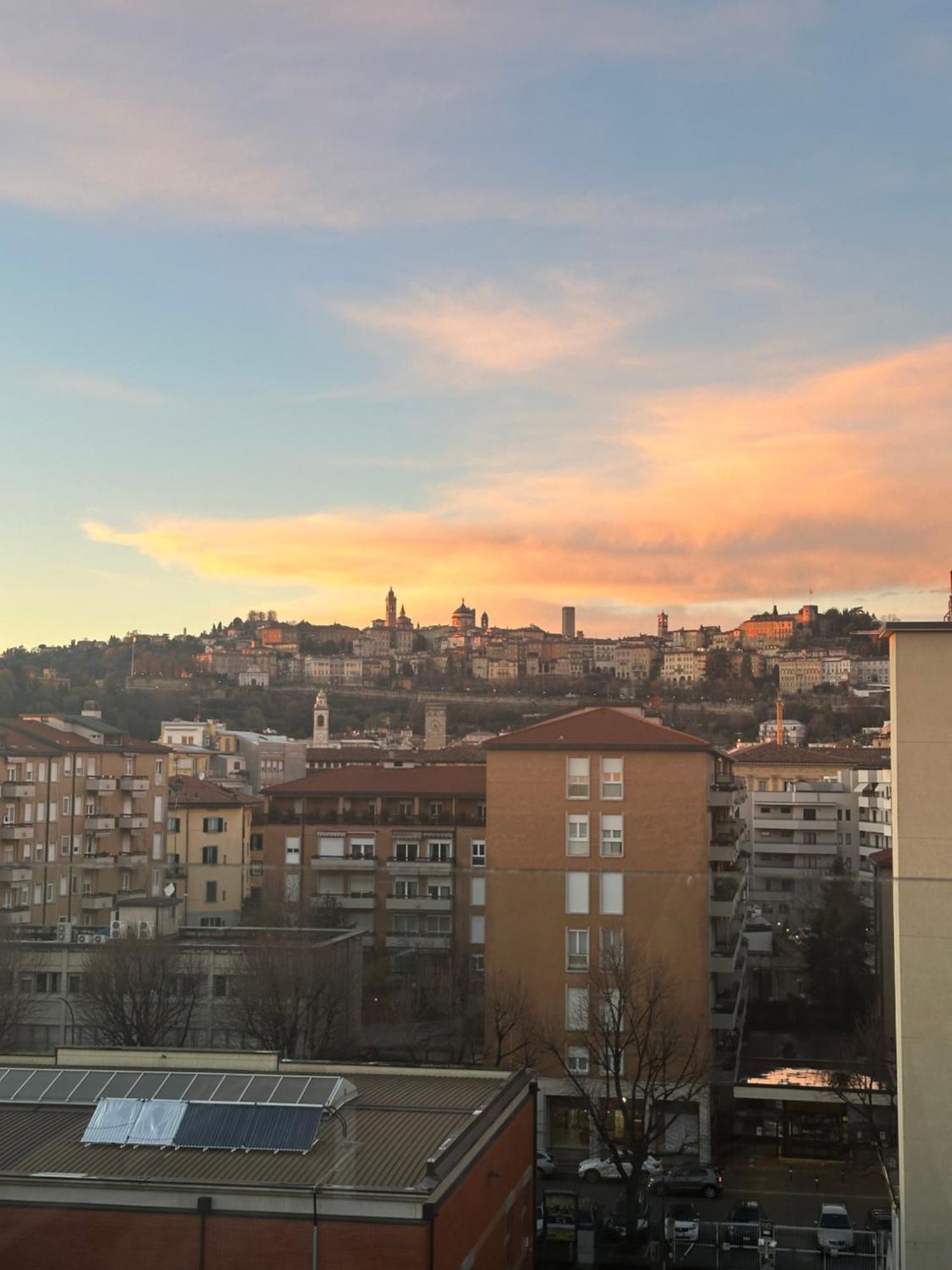 Nhà khách Feel - Bellavista Bergamo