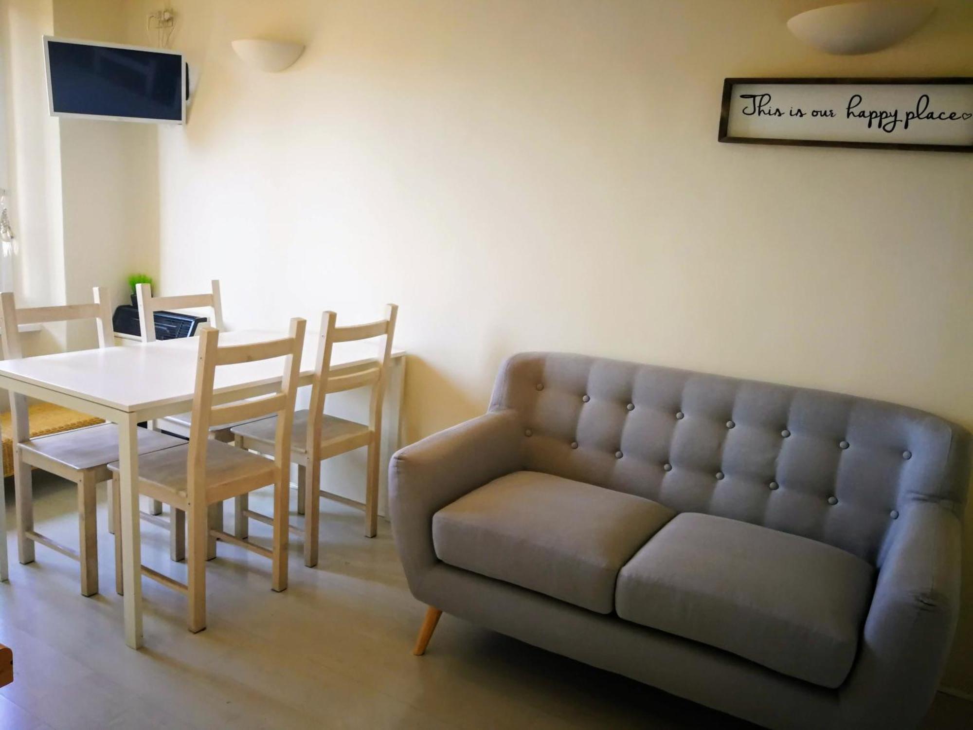 Q21apartment -the Silent Charm