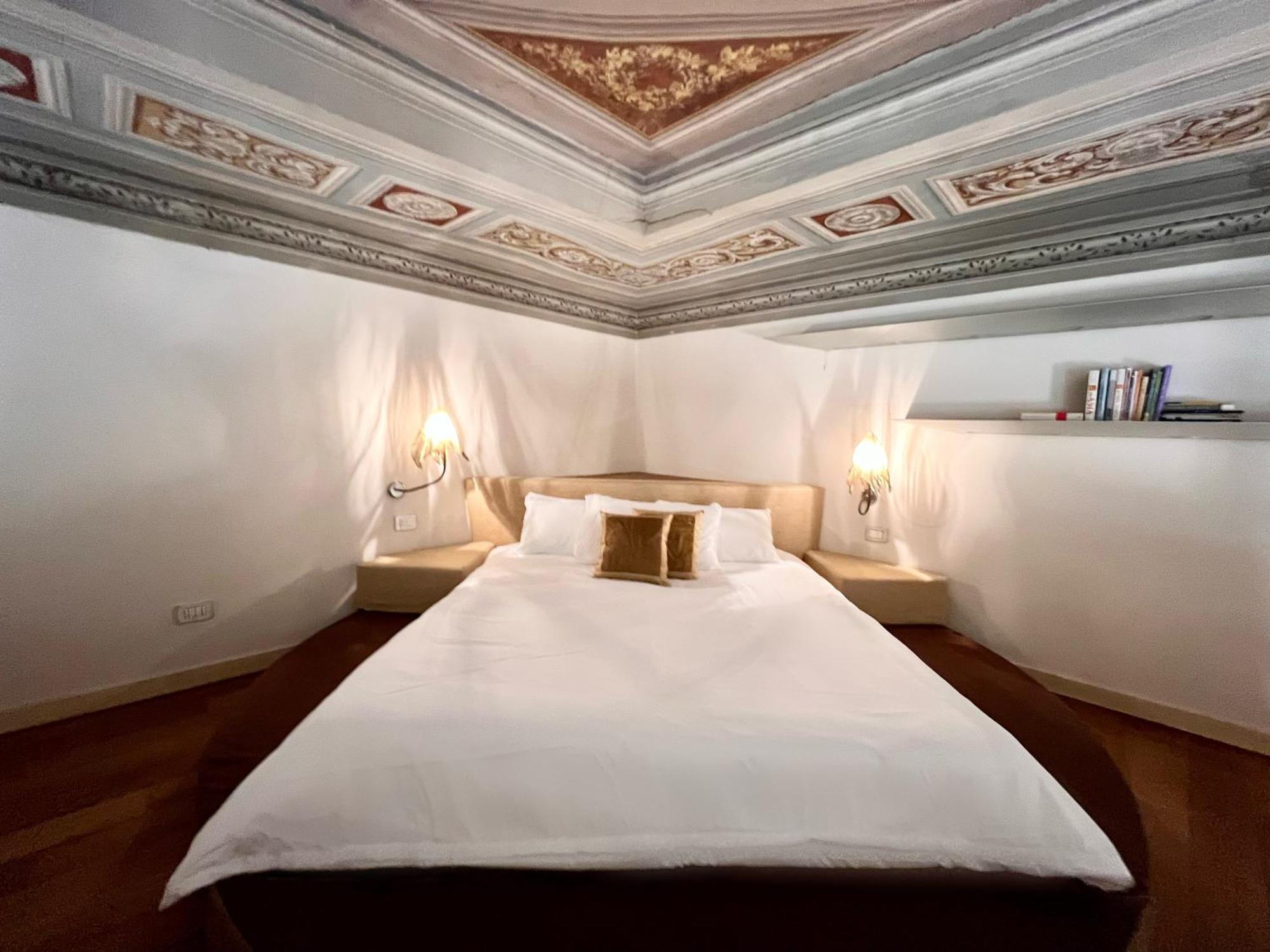 La Casa Dell'arte In Piazza Vecchia Apartment *