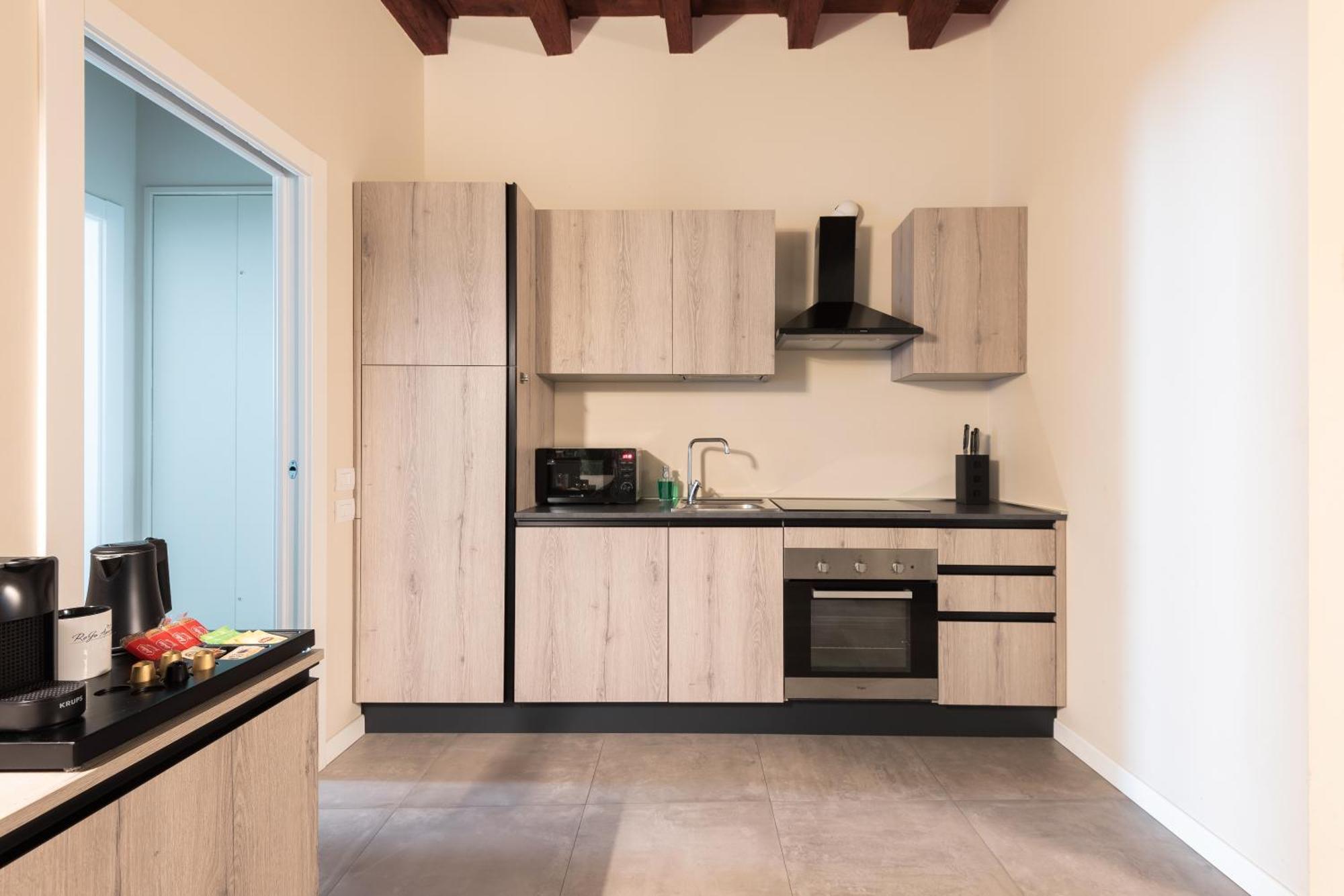 Rego - Boutique With Some Off-site In A Charming Historic District Close To Upper Town *
