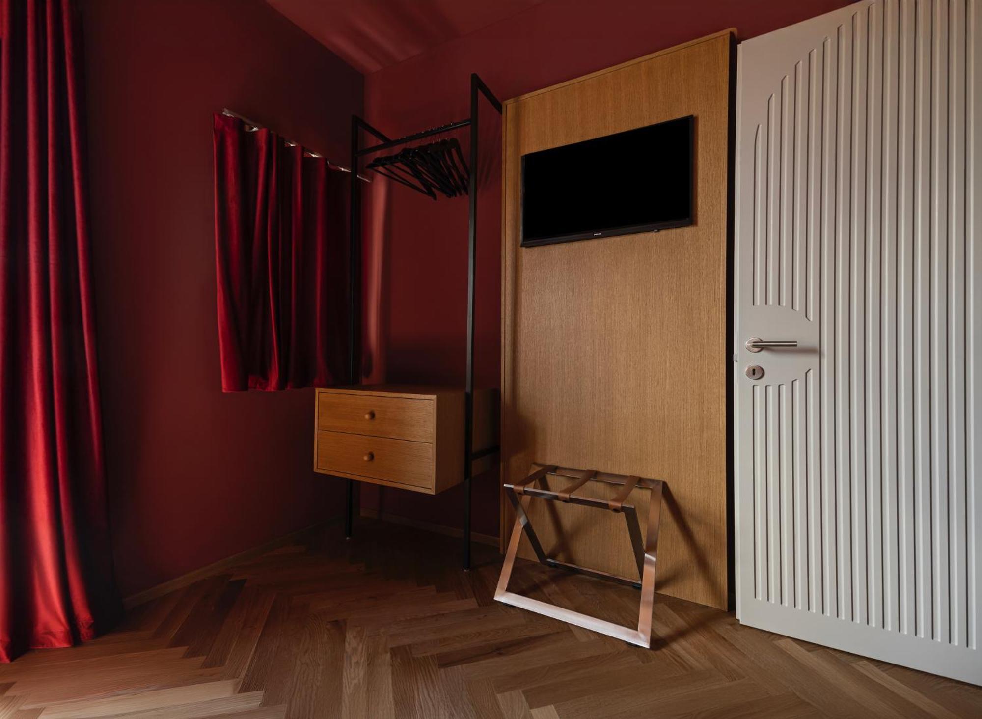 Rego - Boutique & Serenity With Some Off-site In The Heart Of Center Apartment *