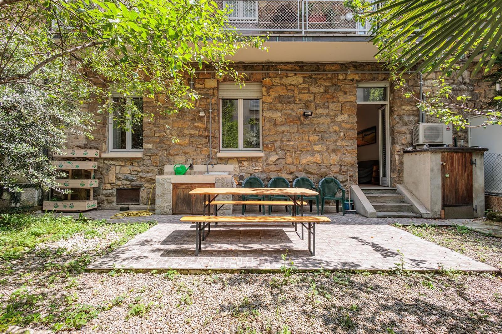 Four Trees Garden House Apartment *