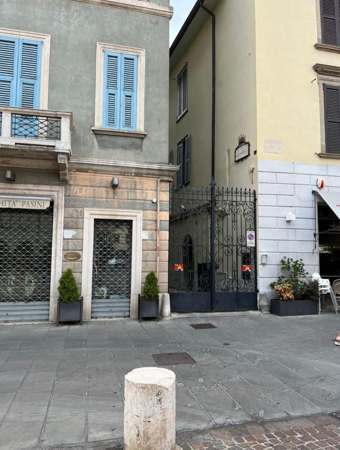 Bed & Breakfast Myrrha Luxury Houses - Piazza Pontida 27